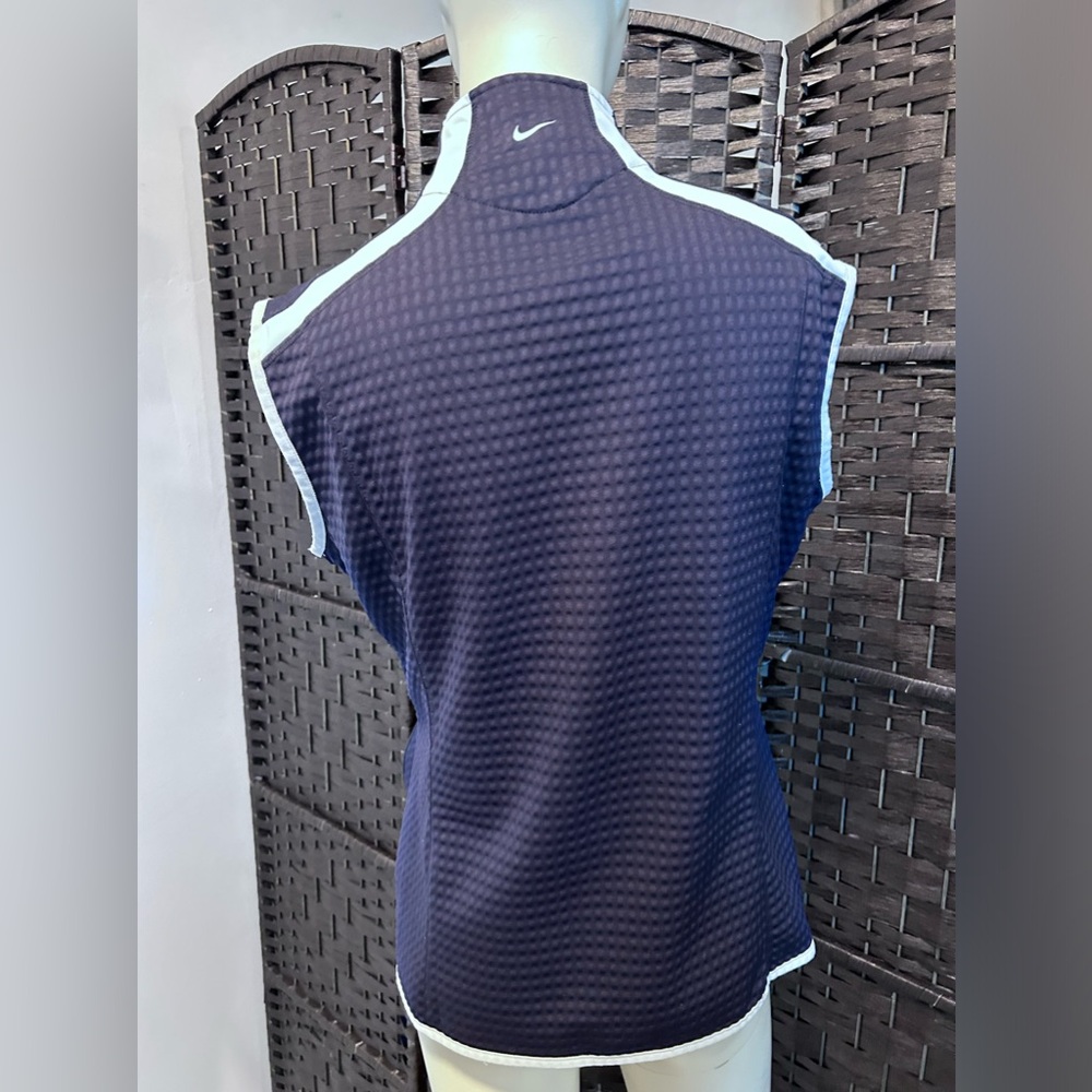 Women’s Nike Golf Navy waffle pattern vest size M